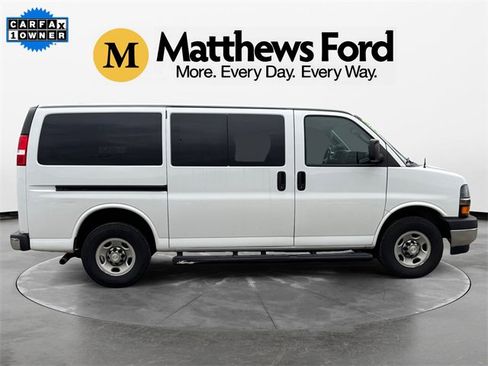 Used 2020 Chevrolet Express 3500 LT w/ LT Preferred Equipment Group image 6
