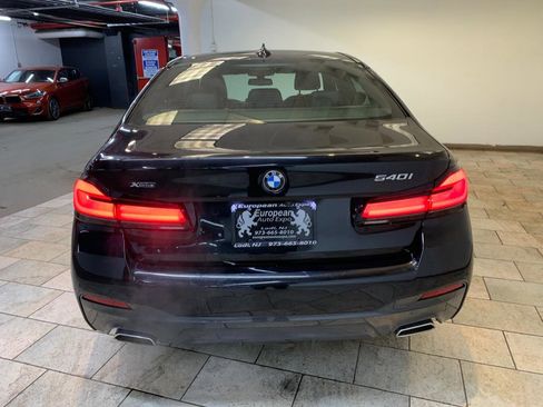 Used 2022 BMW 540i xDrive w/ M Sport Package image 6