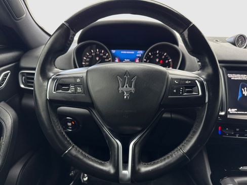 Used 2019 Maserati Levante AWD/4WD image 19
