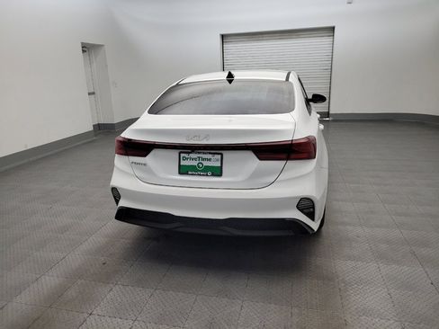 Used 2022 Kia Forte LXS FWD image 7