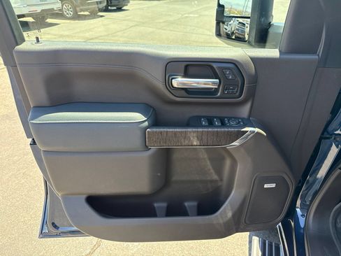 Used 2023 GMC Sierra 3500 Denali w/ Denali Ultimate Package AWD/4WD image 11