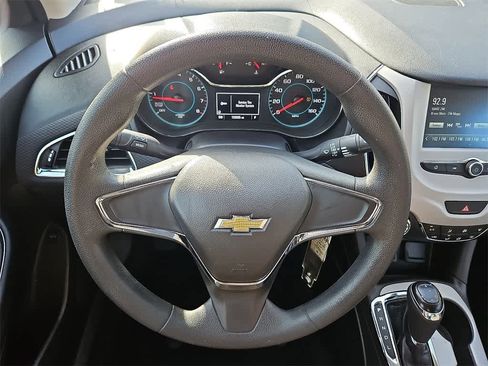 Used 2017 Chevrolet Cruze LS image 15