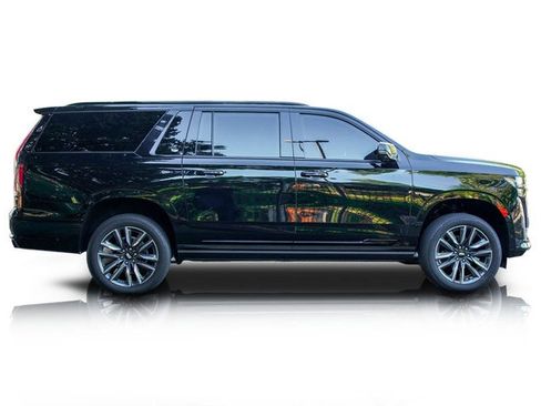 Used 2023 Cadillac Escalade ESV Sport Platinum image 2