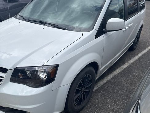 Used 2019 Dodge Grand Caravan GT FWD image 2