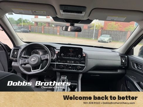 Used 2025 Nissan Pathfinder SV FWD image 13
