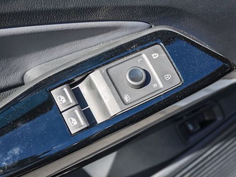 Used 2023 Volkswagen ID.4 Pro S image 26