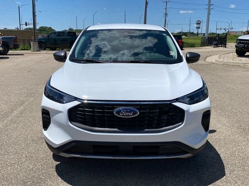 Used 2025 Ford Escape Active w/ Cold Weather Package AWD/4WD image 9