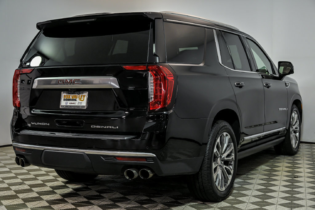 Used 2017 GMC Yukon XL Denali w/ Open Road Package AWD/4WD image 8