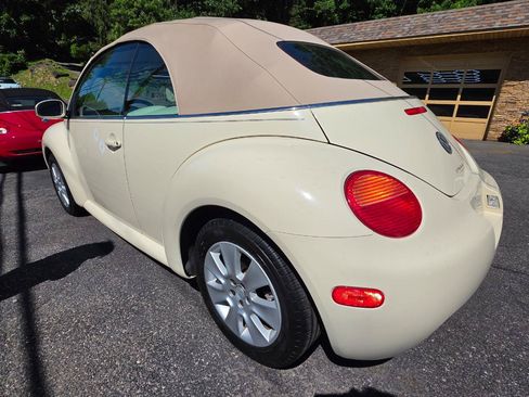 Used 2005 Volkswagen Beetle GL FWD image 5