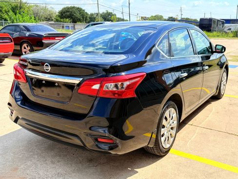 Used 2019 Nissan Sentra S image 6