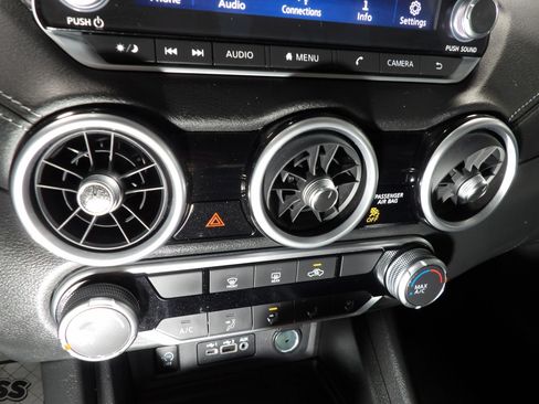 Used 2025 Nissan Sentra SV image 16