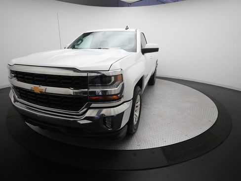 Used 2017 Chevrolet Silverado 1500 LT w/ LT Convenience Package image 12