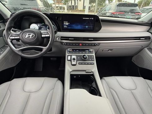 Used 2024 Hyundai Palisade SEL FWD image 14