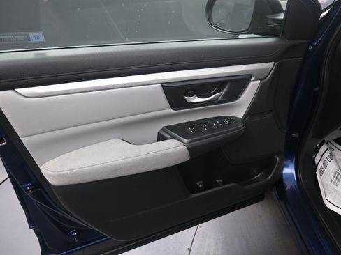 Used 2017 Honda CR-V LX image 12