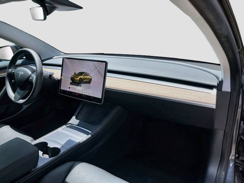Used 2023 Tesla Model 3 Standard Range RWD image 29
