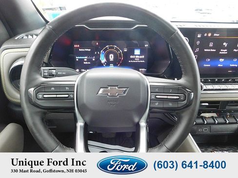 Used 2024 Chevrolet Colorado ZR2 w/ ZR2 Convenience Package III AWD/4WD image 18