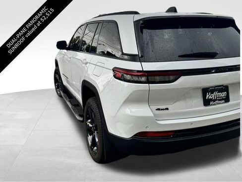 Used 2025 Jeep Grand Cherokee Limited w/ Black Appearance Package AWD/4WD image 5