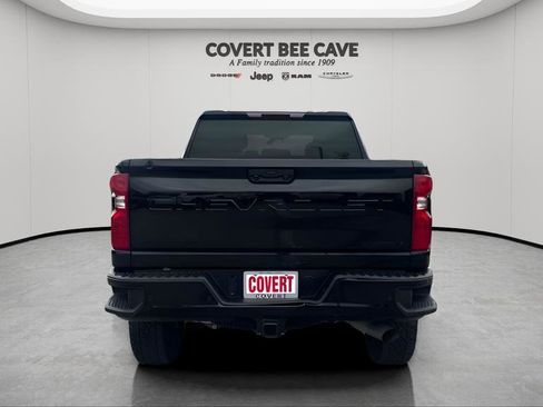 Used 2025 Chevrolet Silverado 2500 Custom w/ Custom Value Package image 8