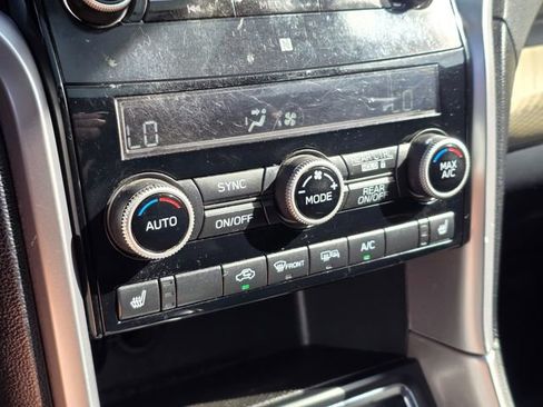 Used 2020 Subaru Ascent Premium w/ Sport Package image 29