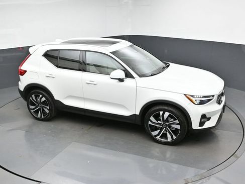 Used 2024 Volvo XC40 B5 Ultimate w/ Climate Package AWD/4WD image 45