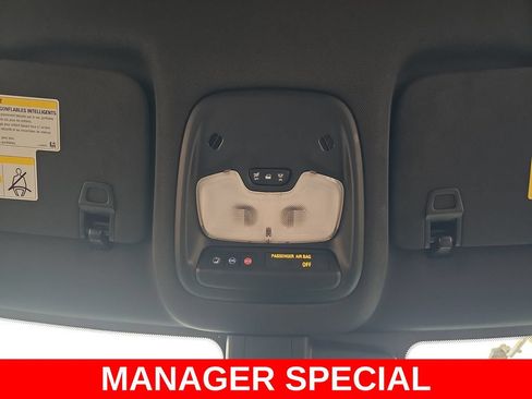 Used 2024 Chevrolet TrailBlazer RS w/ Convenience Package AWD/4WD image 31