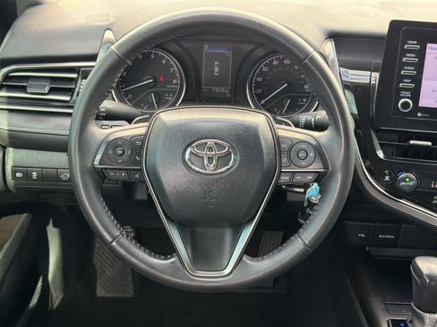 Used 2024 Toyota Camry SE FWD image 11