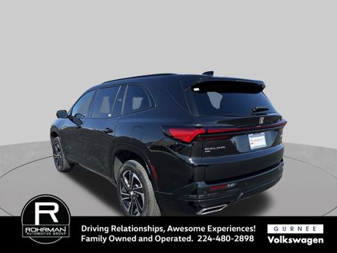 Used 2025 Buick Enclave Sport Touring AWD/4WD image 6