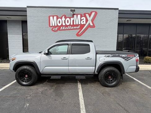 Used 2019 Toyota Tacoma TRD Off-Road image 1