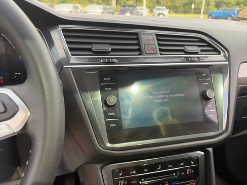 Used 2024 Volkswagen Tiguan SE AWD/4WD image 26