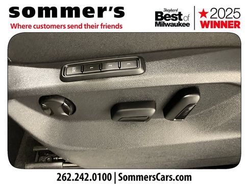 Used 2025 Volkswagen Atlas Cross Sport SEL R-Line AWD/4WD image 10
