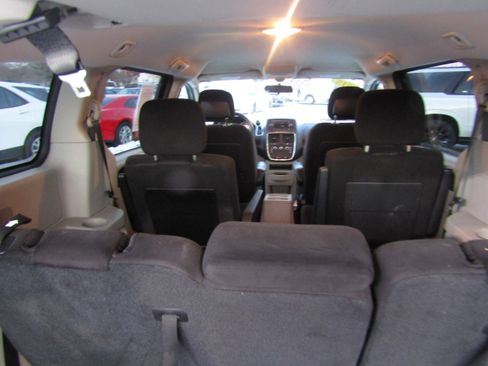 Used 2015 Dodge Grand Caravan SXT w/ Quick Order Package 29G SXT image 11