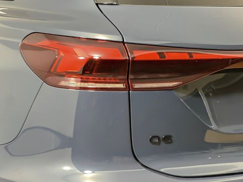 Used 2025 Audi Q6 e-tron Premium w/ Convenience Package image 26