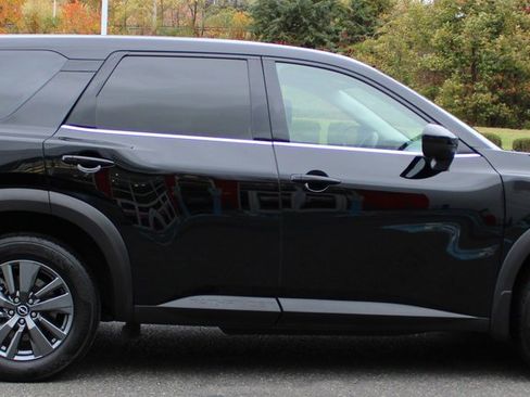 Certified 2024 Nissan Pathfinder S image 5