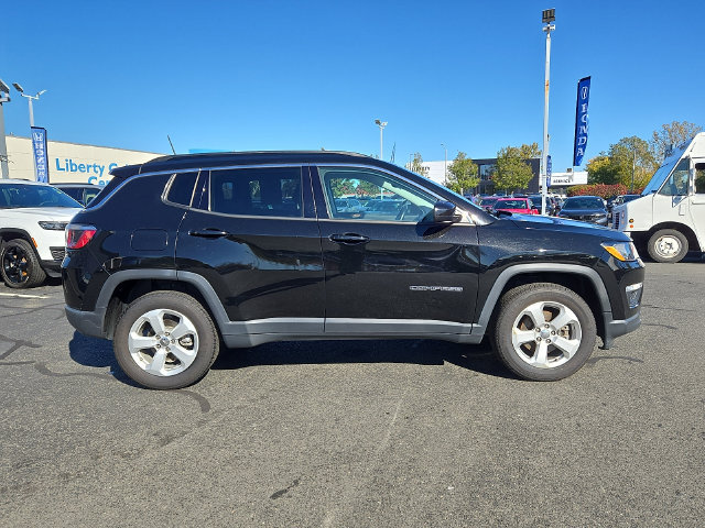 Used 2019 Jeep Compass Latitude w/ Popular Equipment Group AWD/4WD image 7