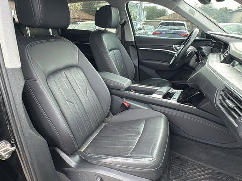 Used 2021 Audi e-tron Premium Plus w/ Premium Plus Package image 32