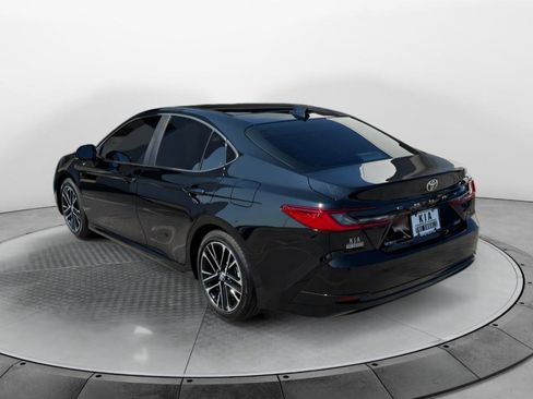 Used 2025 Toyota Camry XLE w/ Premium Plus Package FWD image 5