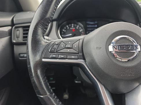 Used 2017 Nissan Rogue SV AWD/4WD image 27