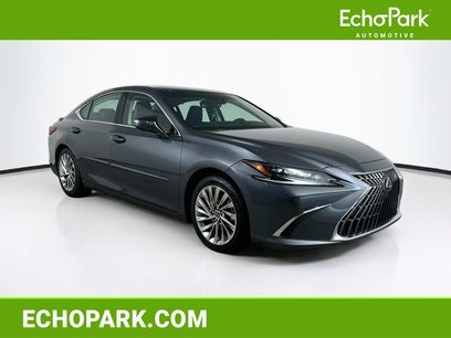 Used 2022 Lexus ES 350 Ultra Luxury w/ Accessory Package 2