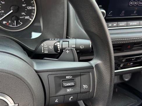 Used 2023 Nissan Rogue S AWD/4WD image 27