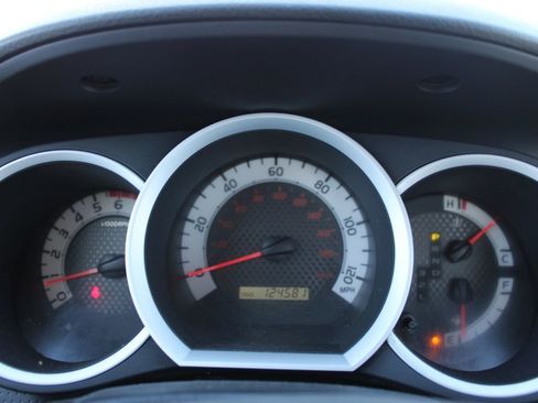 Used 2014 Toyota Tacoma 2WD Regular Cab image 19