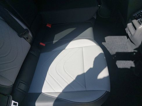 New 2026 Volkswagen Tiguan SE R-Line FWD image 32