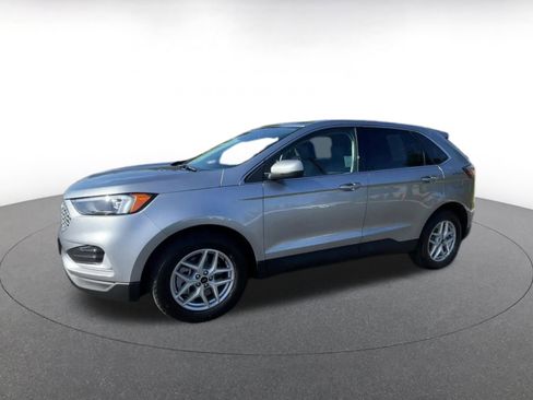 Used 2024 Ford Edge SEL image 8