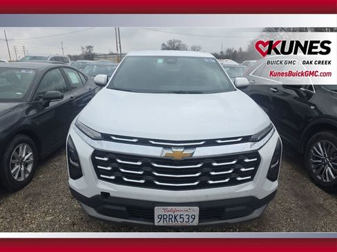Used 2025 Chevrolet Equinox LT image 3