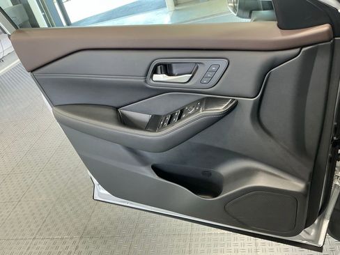 Used 2022 Nissan Rogue SL image 34