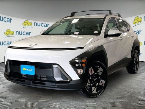 Used 2024 Hyundai Kona SEL AWD/4WD image 3