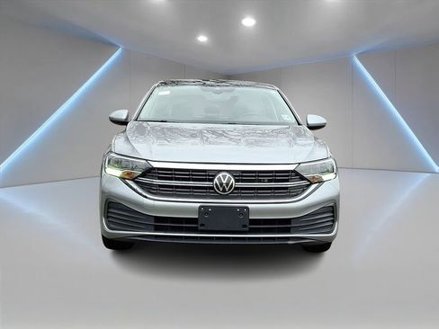 Used 2022 Volkswagen Jetta SE w/ Panoramic Sunroof Package image 2