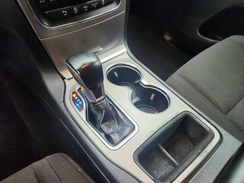 Used 2021 Jeep Grand Cherokee Laredo image 15