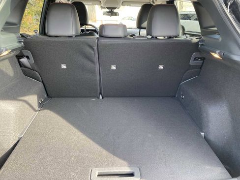 Used 2025 Nissan Kicks SR image 31