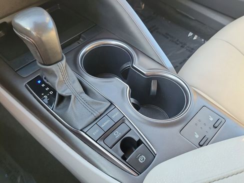 Used 2024 Toyota Camry XSE FWD image 29