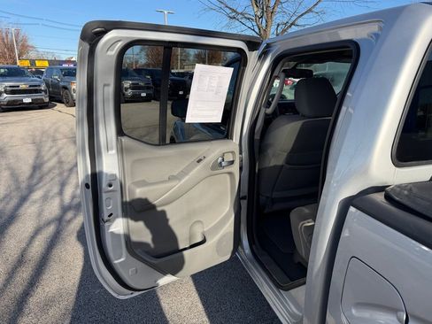 Used 2021 Nissan Frontier SV image 17